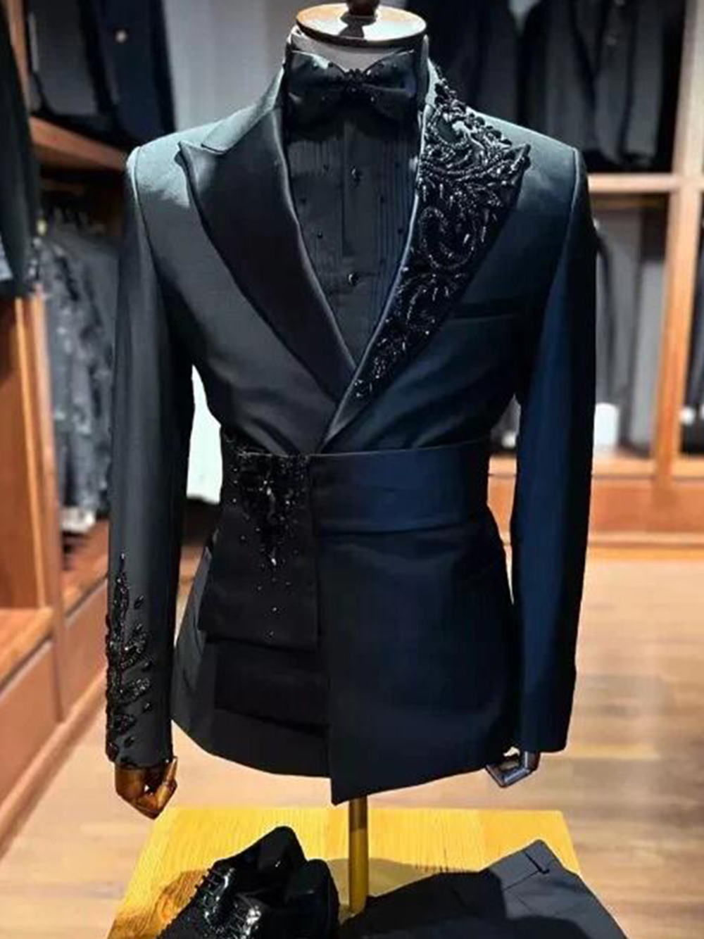 Unique Men'S Formal Wear - ชุดสูทหรูหราสำหรับผู้ชาย ดีไซน์โดดเด่น เสื้อแจ็คเก็ตและกางเกง ชุด 2 ชิ้น