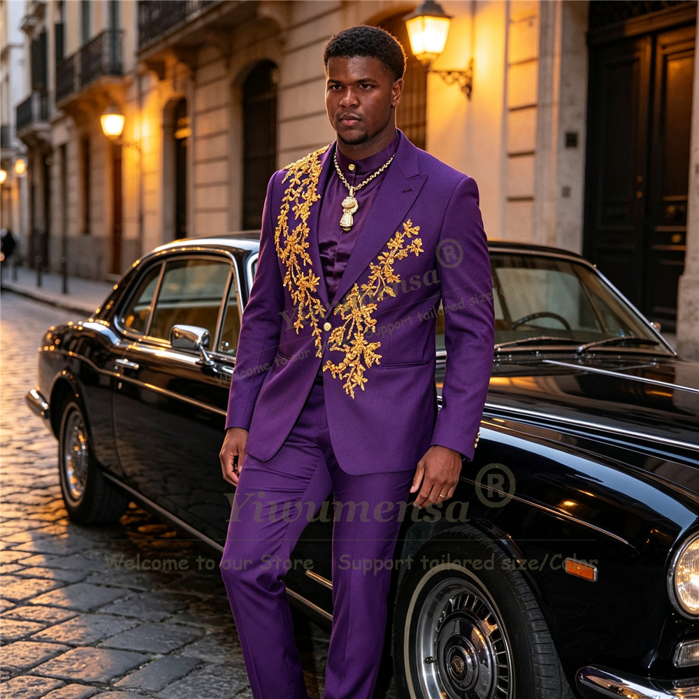 Unique Men'S Formal Wear - ชุดสูทสีม่วงดีไซน์พิเศษสำหรับผู้ชาย ชุด 2 ชิ้น ประดับลูกปัดทอง แจ็คเก็ตและกางเกงทรงเข้ารูป